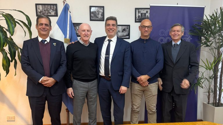 Lee más sobre el artículo ANMAT y SAFYBI fortalecen la agenda conjunta para el desarrollo de la industria biofarmacéutica argentina